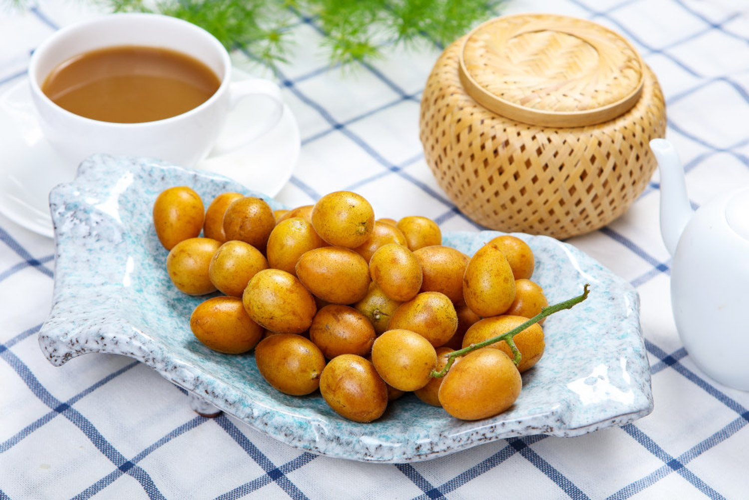 Yellow peel fruit