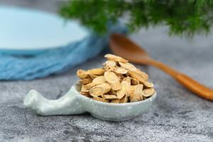 Efficacy, function and contraindication of fried Astragalus